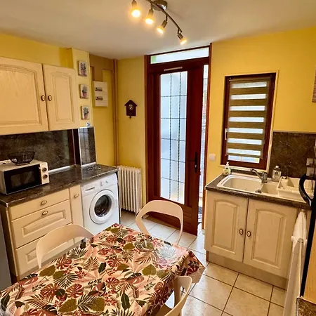 Les Planchettes דירה לה מן-דור