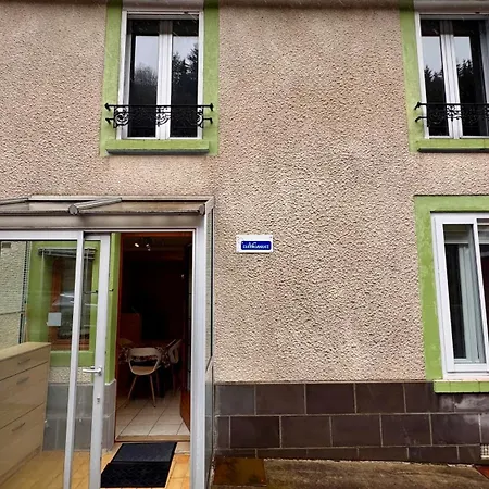 Les Planchettes דירה לה מן-דור