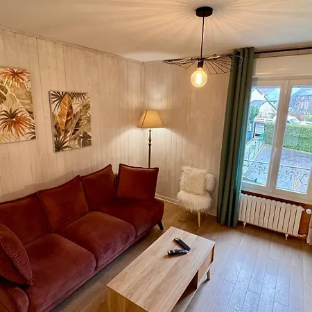 Les Planchettes לה מן-דור