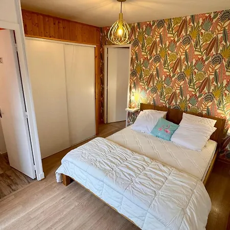 Les Planchettes לה מן-דור